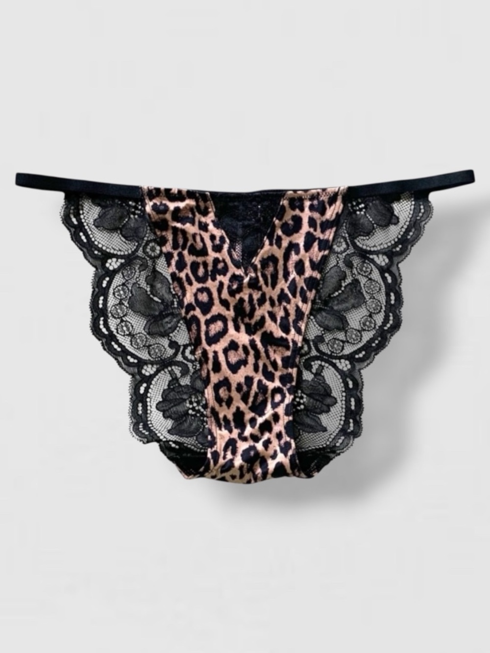 Victoria’s Secret Cheeky Panties Medium New